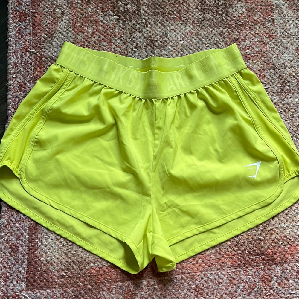 Gym shark loose fit training short size M